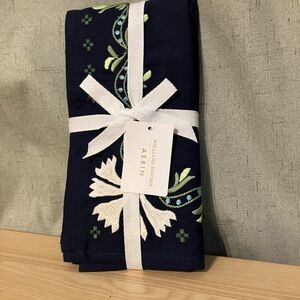 Williams Sonoma Aerin Navy and Green Embroidered Vine Napkins